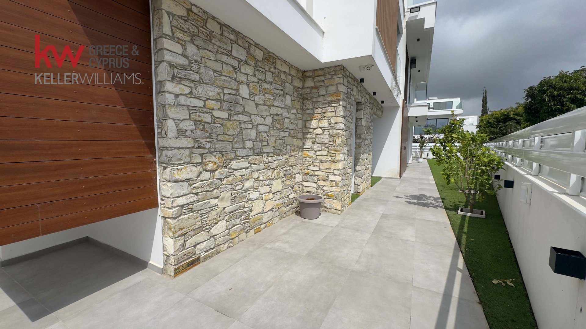 5 bedrooms Villa in Livadia, Nicosia, Cyprus No. 51706
