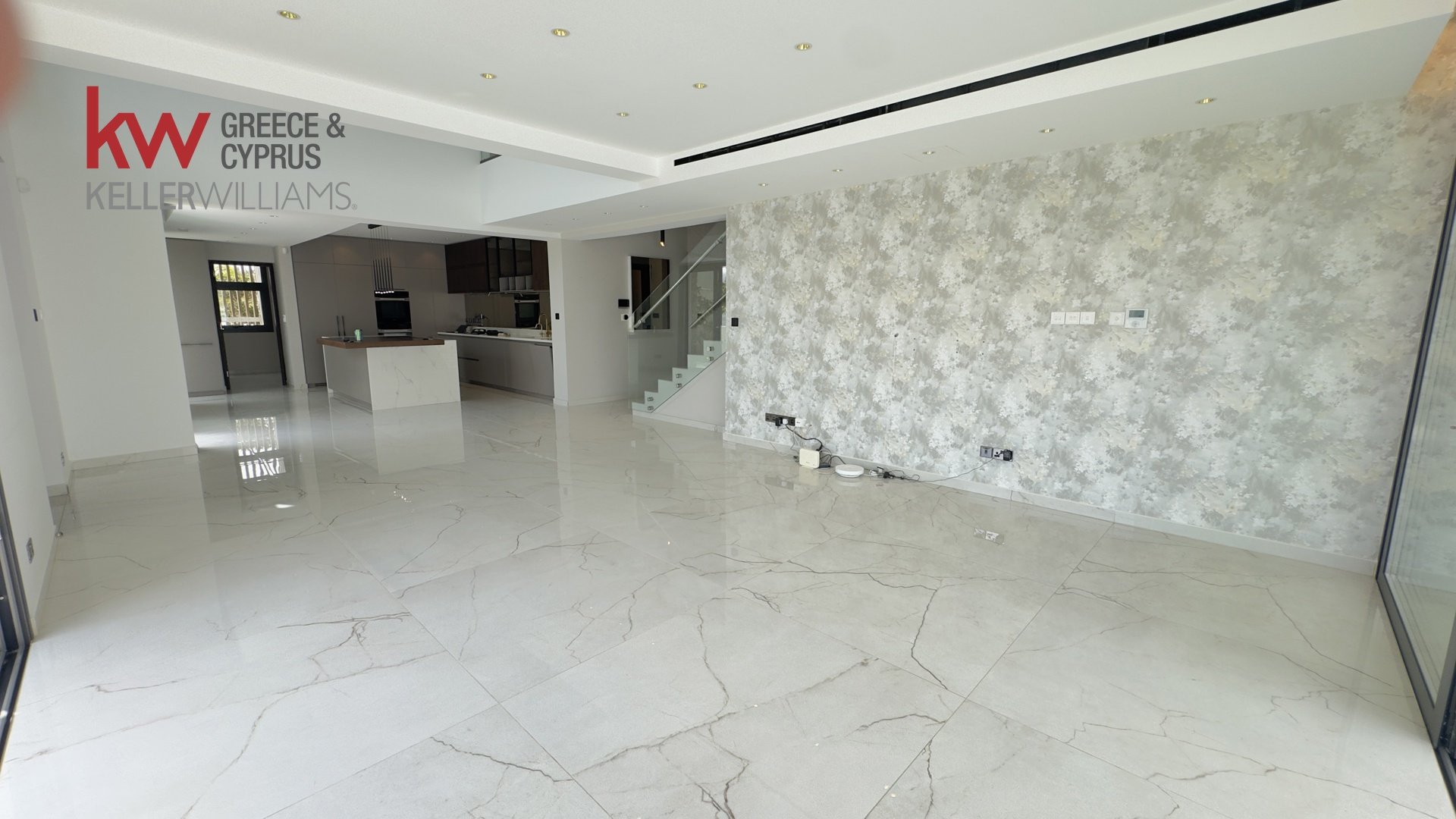 5 bedrooms Villa in Livadia, Nicosia, Cyprus No. 51706