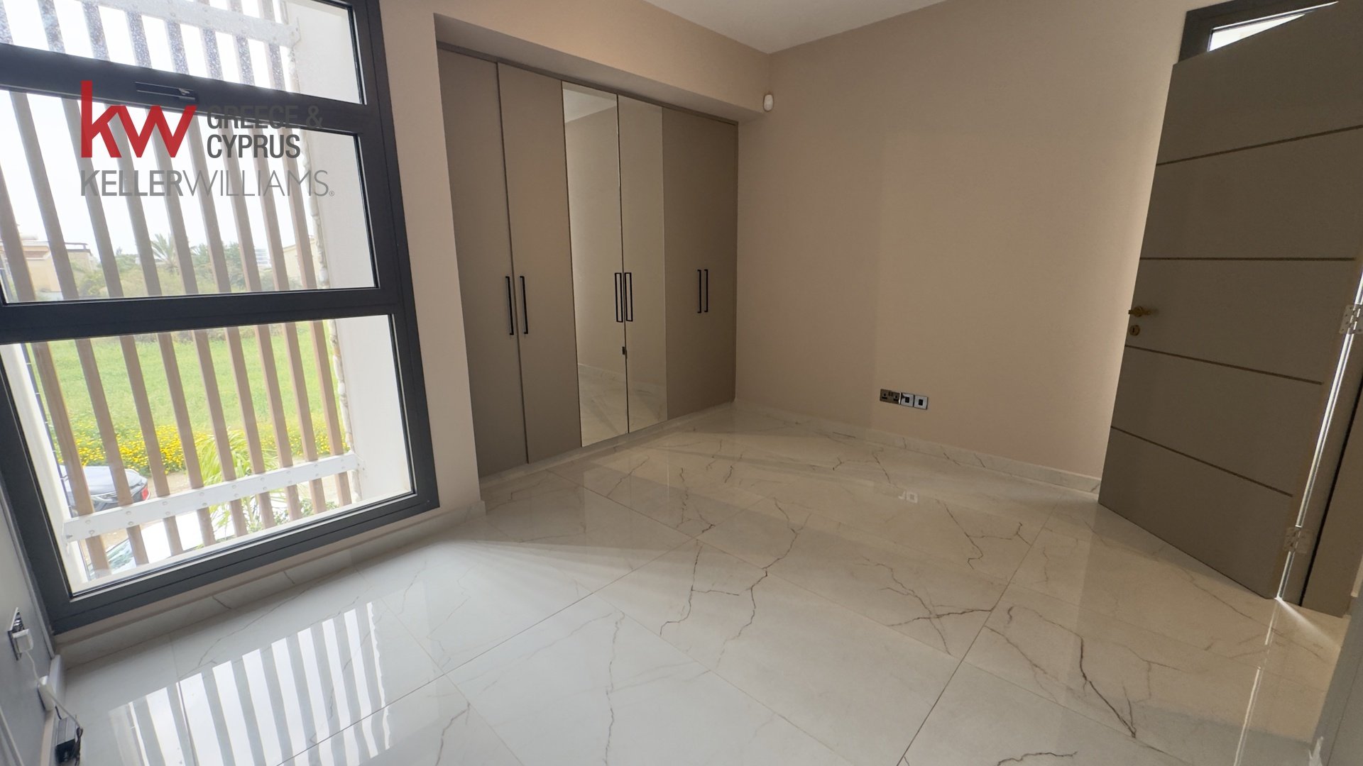 5 bedrooms Villa in Livadia, Nicosia, Cyprus No. 51706