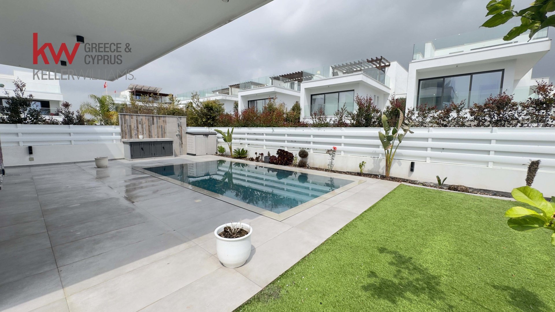 5 bedrooms Villa in Livadia, Nicosia, Cyprus No. 51706