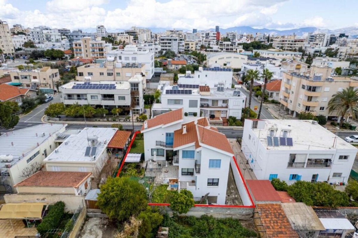 330m2 Villa à Nicosia, Chypre No. 37950