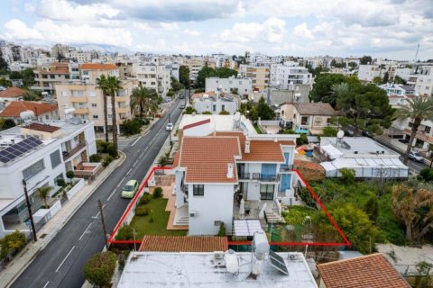 330m2 Villa à Nicosia,  No. 37950 2