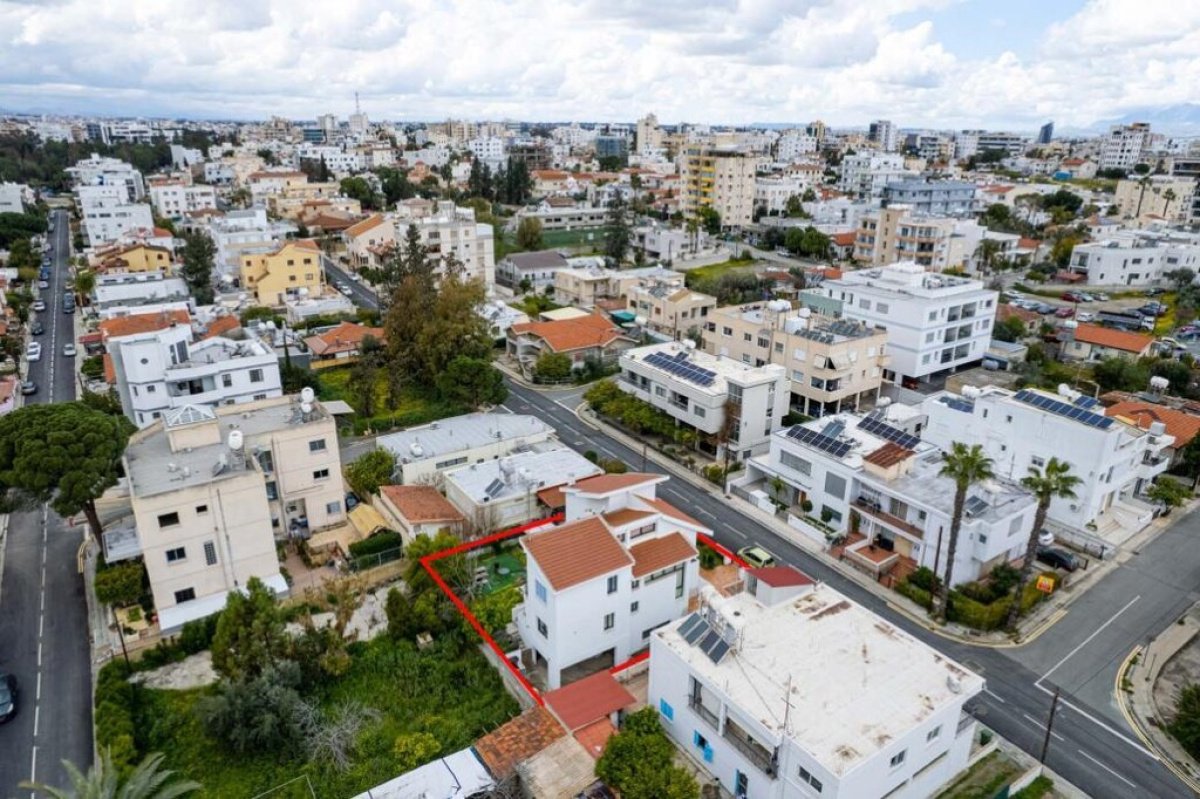330m2 Villa à Nicosia, Chypre No. 37950