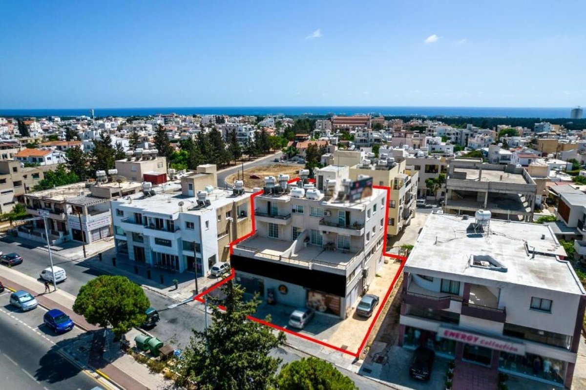 566m2 Commercial property in Limassol, Cyprus No. 37949