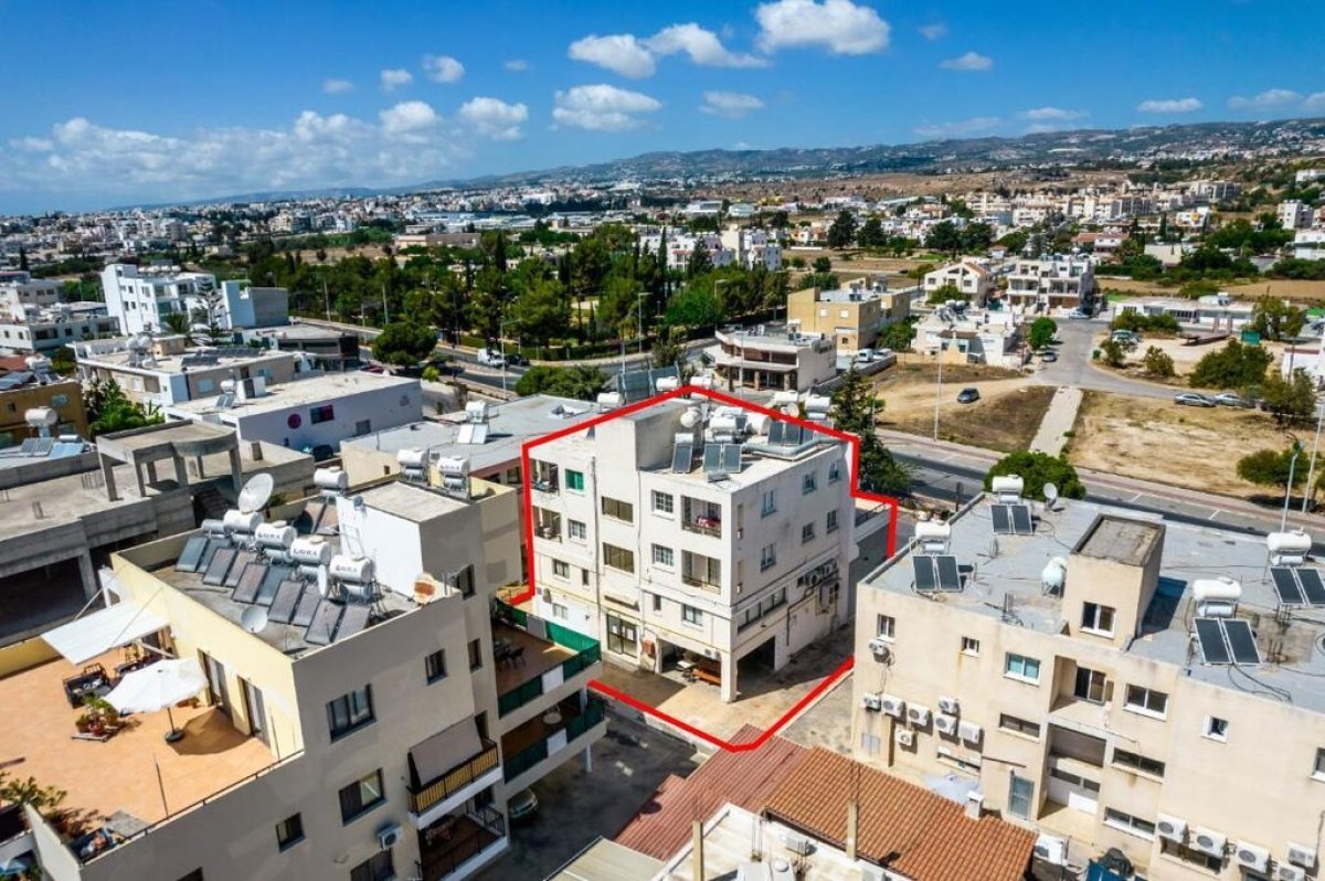 566m2 Commercial property in Limassol, Cyprus No. 37949