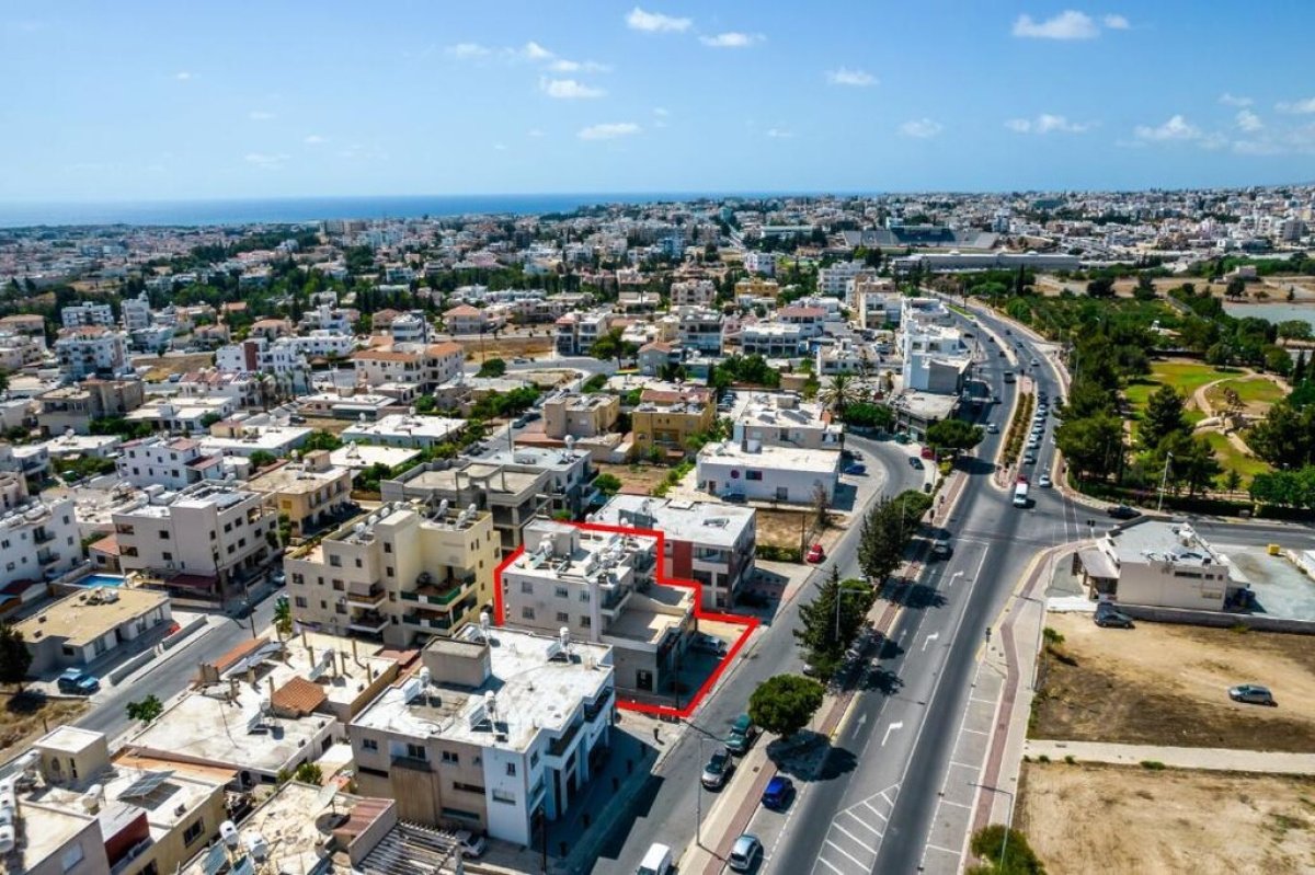 566m2 Commercial property in Limassol, Cyprus No. 37949