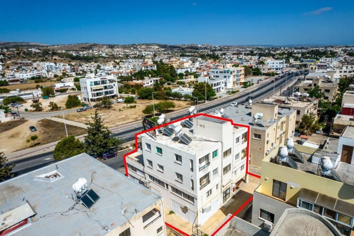 566m2 Commercial property in Limassol, Cyprus No. 37949