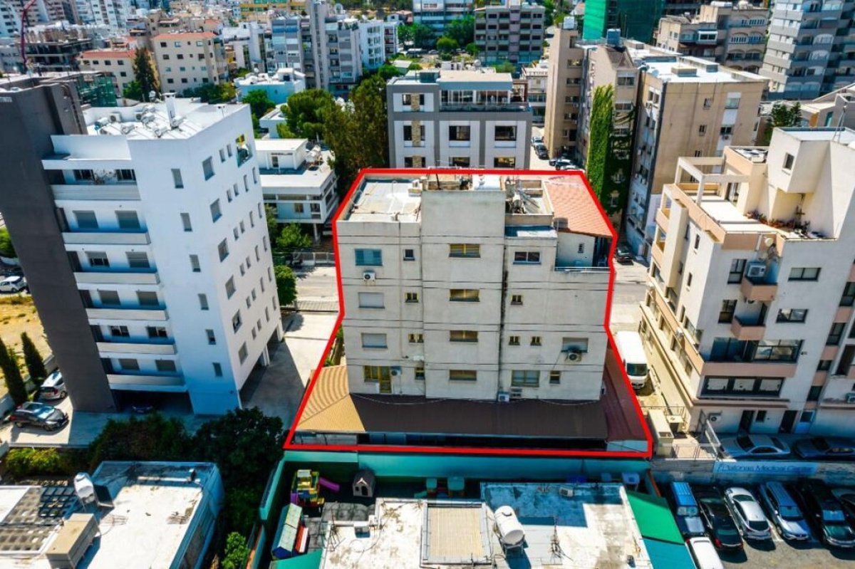 853m2 Local comercial en Nicosia, Chipre No. 37946