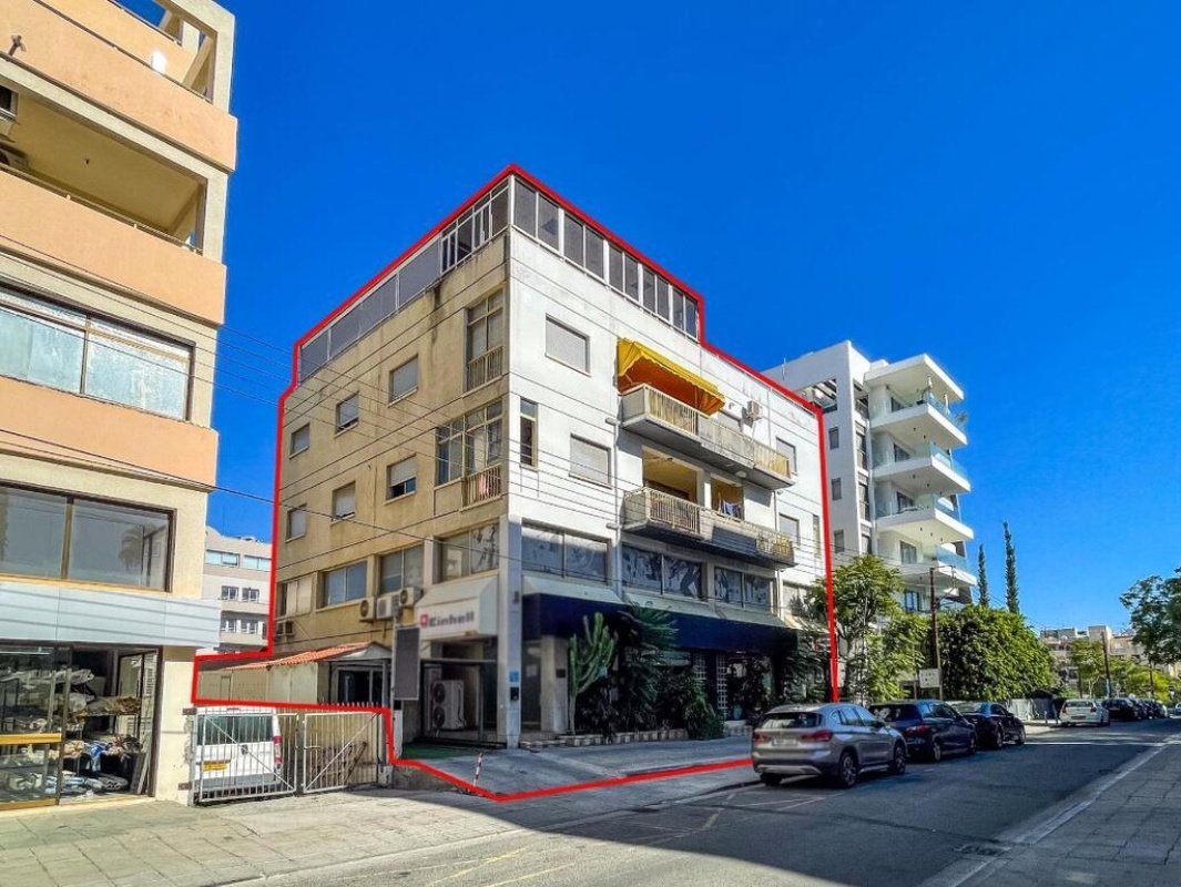 853m2 Local comercial en Nicosia, Chipre No. 37946