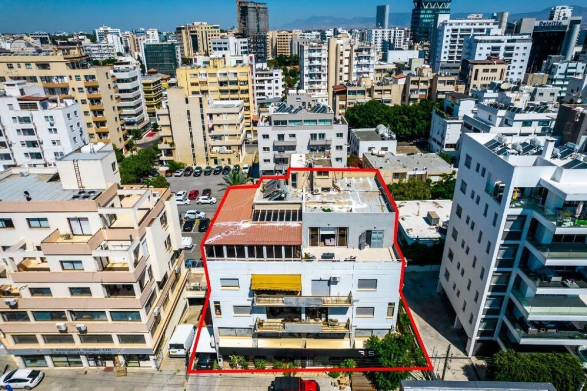 853m2 Local comercial en Nicosia, Chipre No. 37946