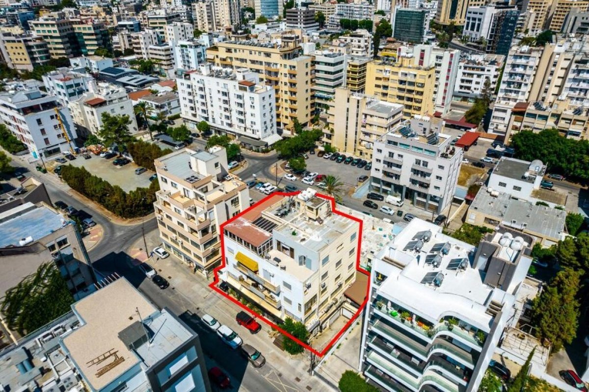 853m2 Local comercial en Nicosia, Chipre No. 37946