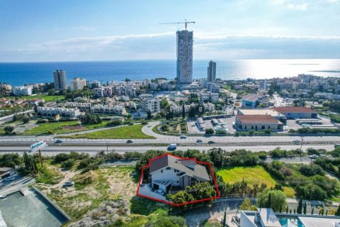 Studio Villa in Limassol,  No. 37951