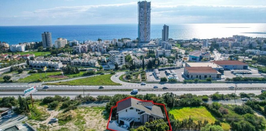 Studio Villa in Limassol,  No. 37951