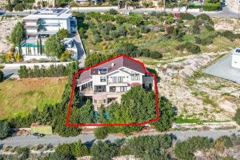 322m2 Villa in Limassol,  No. 37951 4