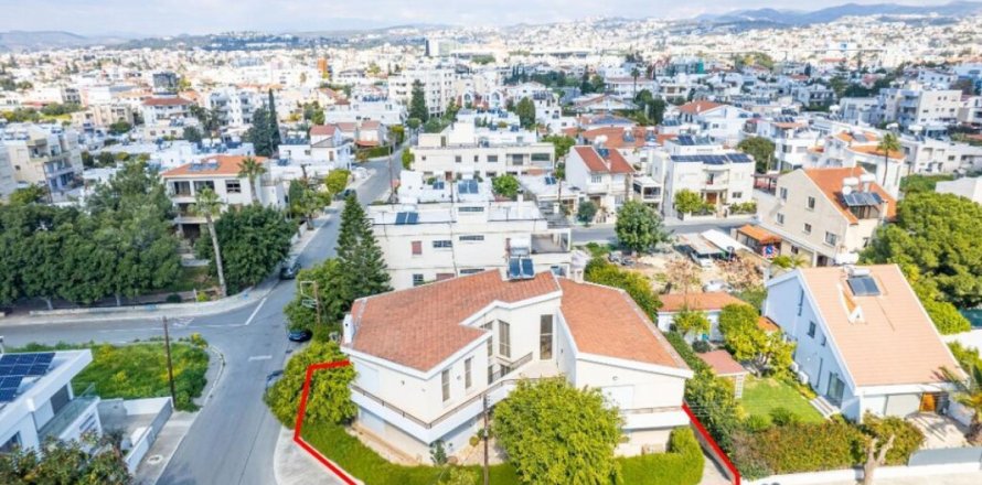 Studio Villa in Limassol,  No. 37945