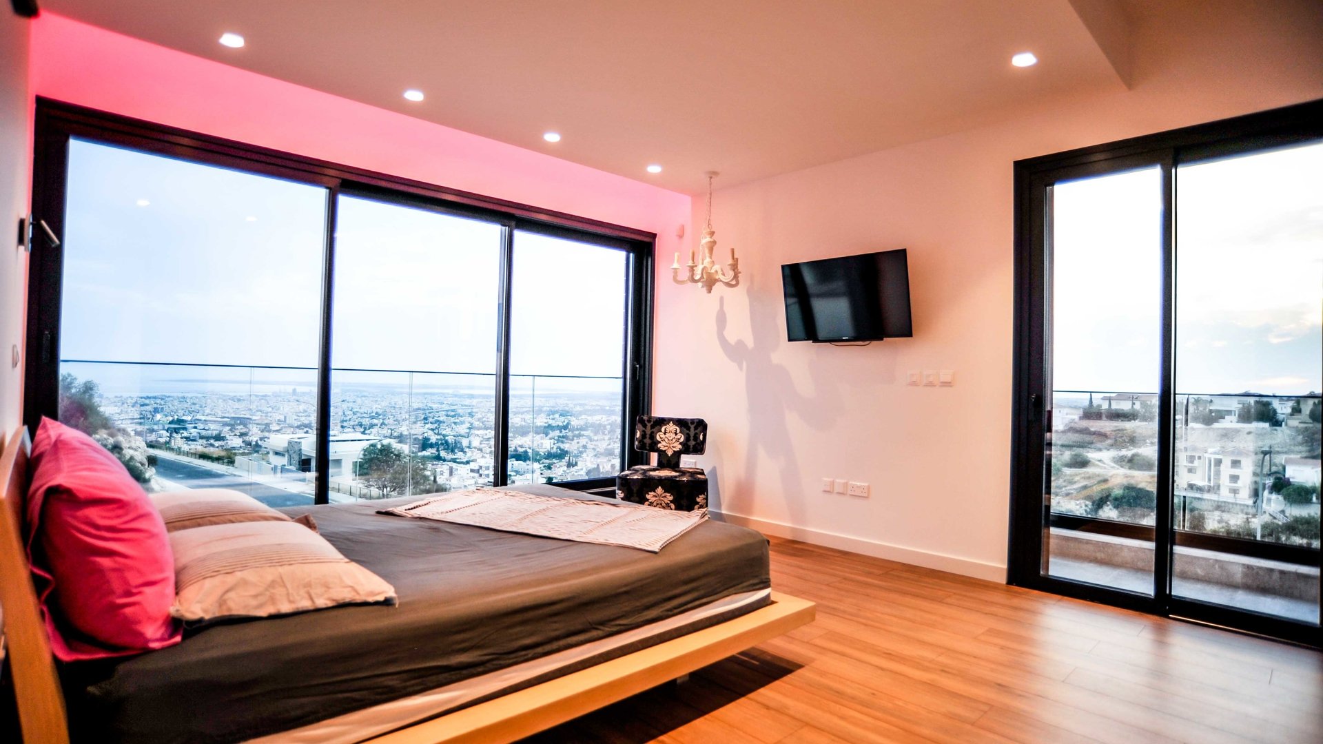 5 bedrooms Villa in Limassol, Cyprus No. 28517