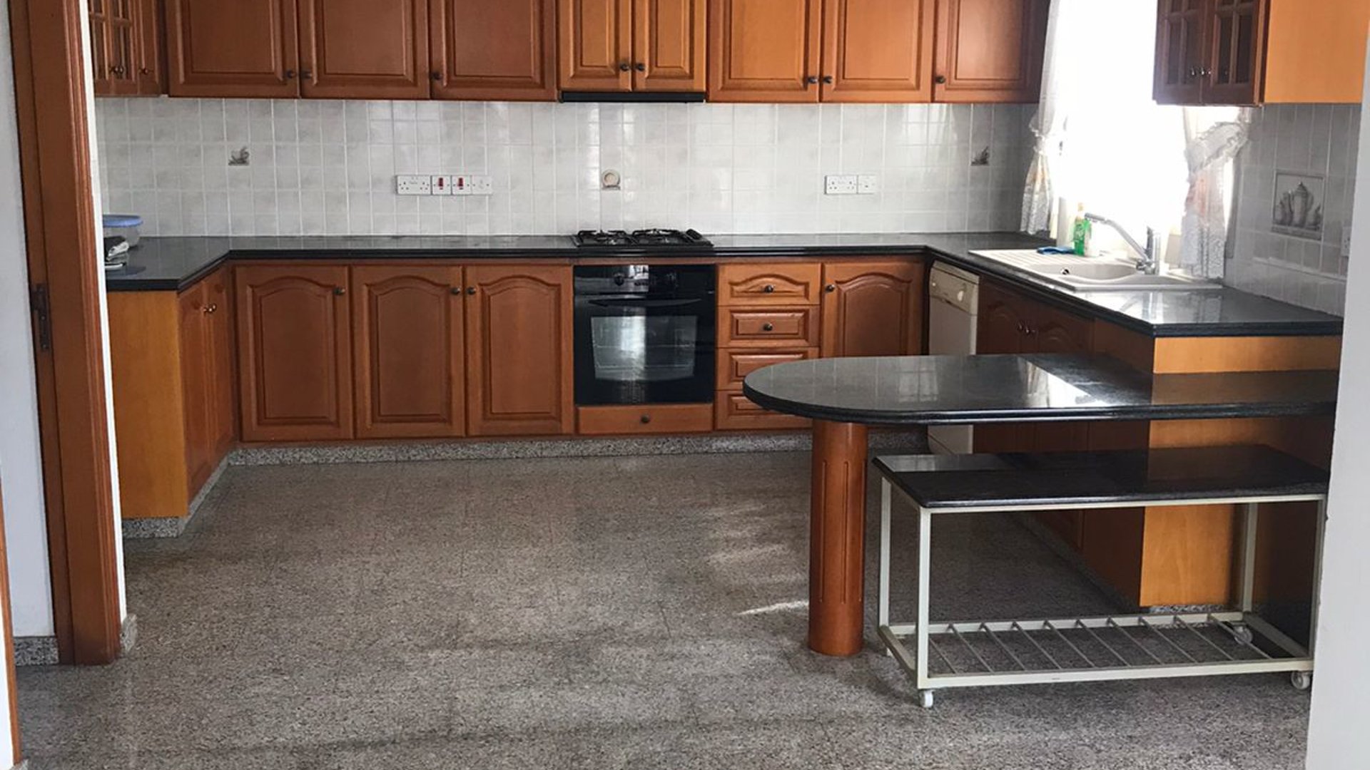 4 bedrooms Villa in Limassol, Cyprus No. 28642