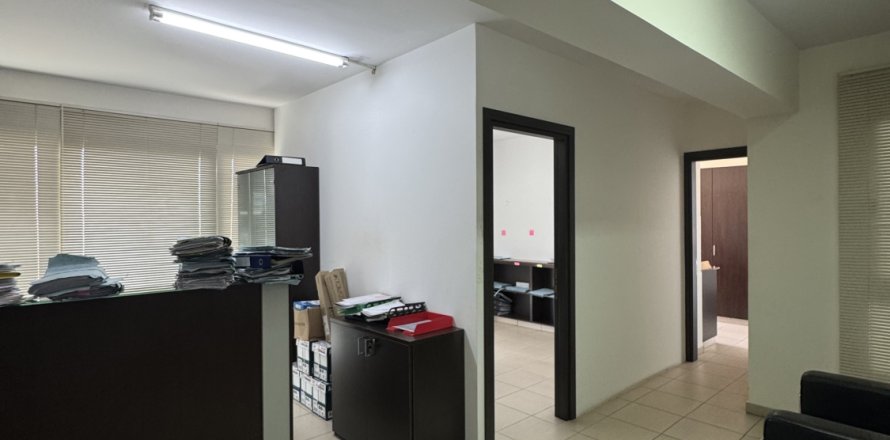 116m2 Bureau à Larnaca, Larnaka,  No. 40103