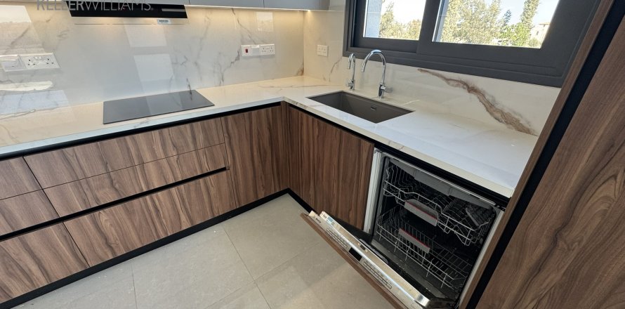 2 bedrooms Apartment in Larnaka,  No. 40101