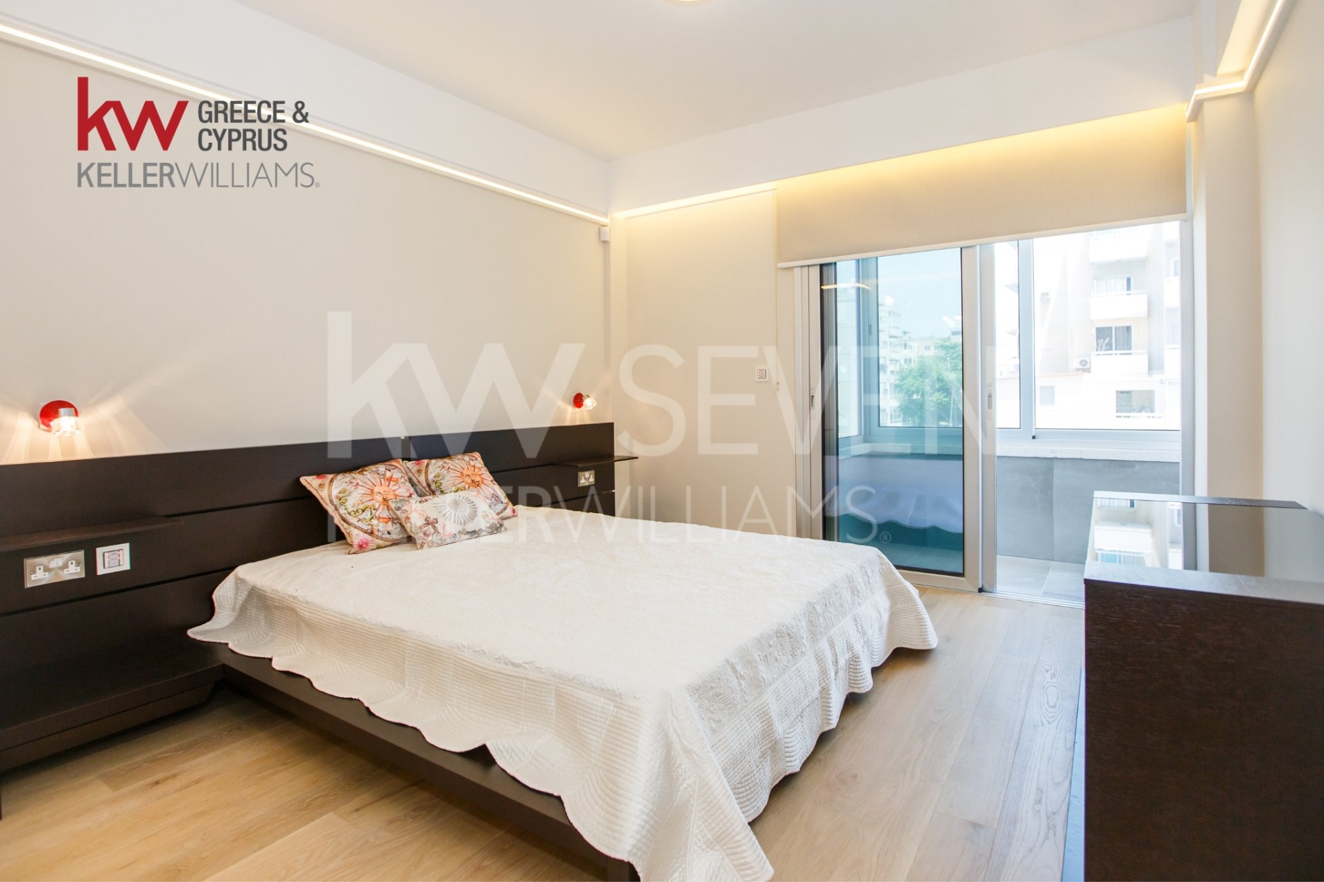 3 bedrooms Apartment in Germasogeia, Limassol, Cyprus No. 40106