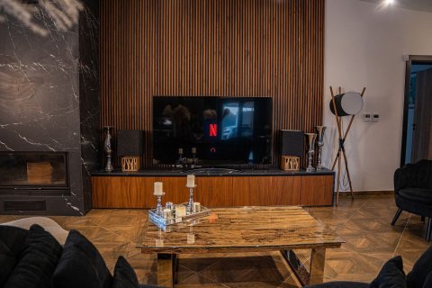 6 bedrooms Bungalow in Louvaras, Limassol,  No. 39028 8