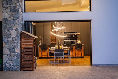 6 bedrooms Bungalow in Louvaras, Limassol,  No. 39028 5