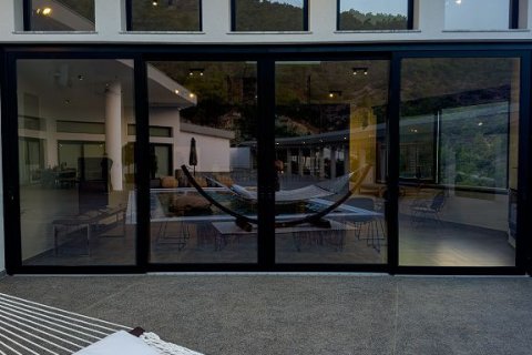 6 bedrooms Bungalow in Louvaras, Limassol,  No. 39028 23