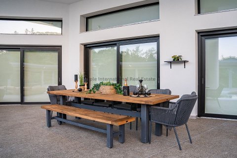 6 bedrooms Bungalow in Louvaras, Limassol,  No. 39028 11