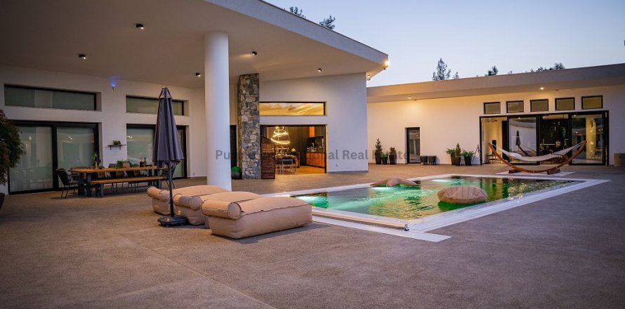 6 bedrooms Bungalow in Louvaras, Limassol,  No. 39028