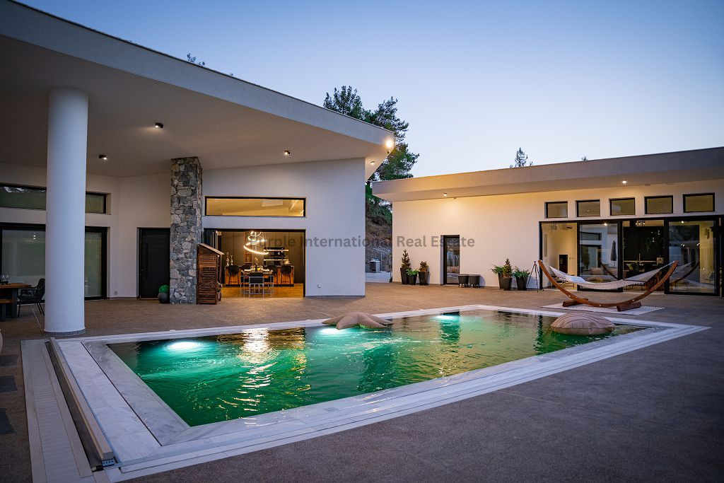 6 chambres Bungalow à Louvaras, Limassol, Chypre No. 39028