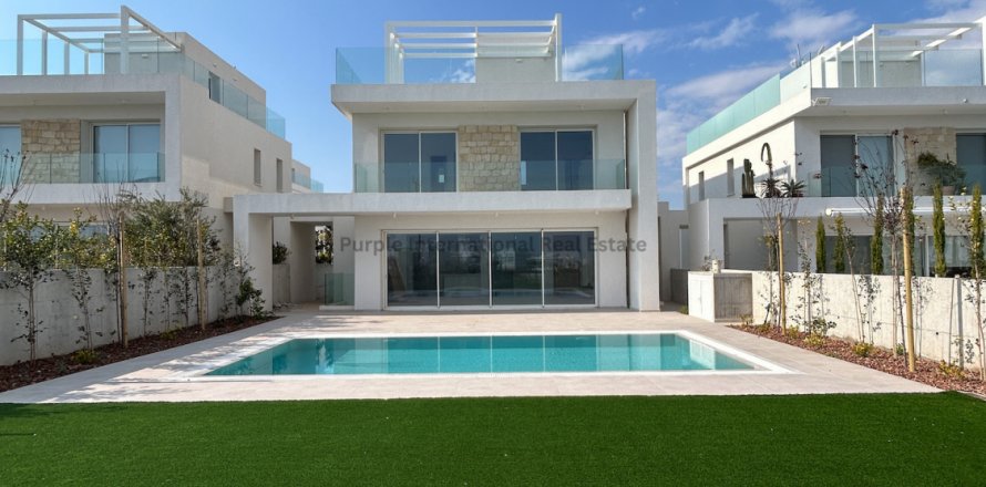 6 bedrooms Villa in Protaras, Ammochostos, No. 39029