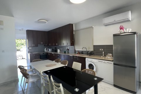 3 bedrooms Townhouse in Pervolia, Larnaka, No. 39773 6