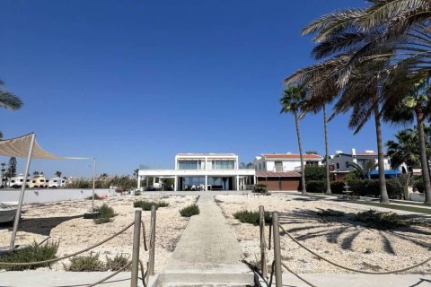 3 bedrooms Townhouse in Pervolia, Larnaka, No. 39773 5