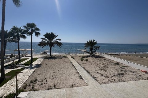 3 bedrooms Townhouse in Pervolia, Larnaka, No. 39773