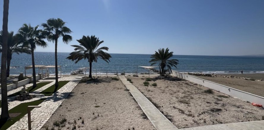 3 bedrooms Townhouse in Pervolia, Larnaka, No. 39773