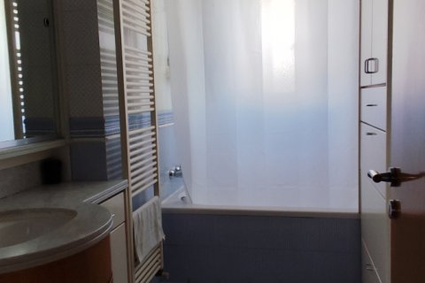 3 bedrooms Apartment in Nicosia, No. 39999 20