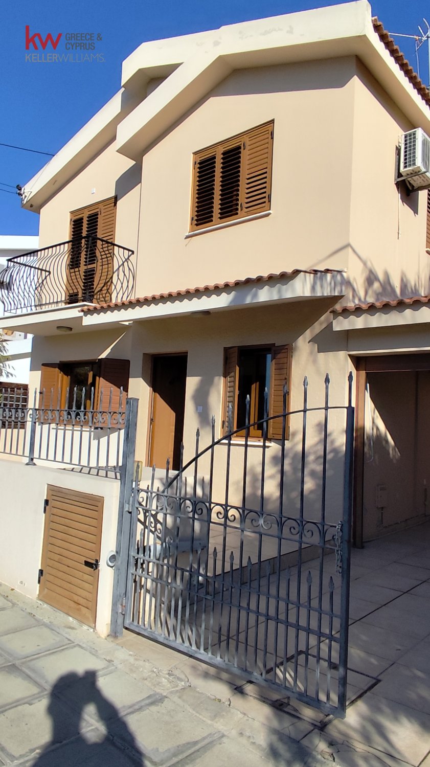 4 bedrooms Townhouse in Lakatamia, Nicosia, Cyprus No. 39771