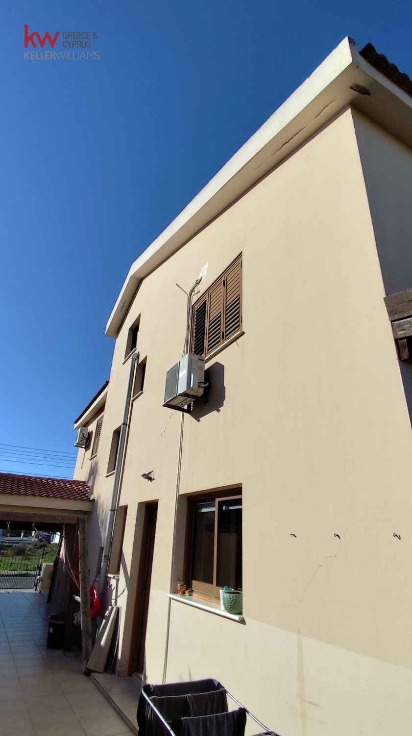 4 bedrooms Townhouse in Lakatamia, Nicosia, Cyprus No. 39771