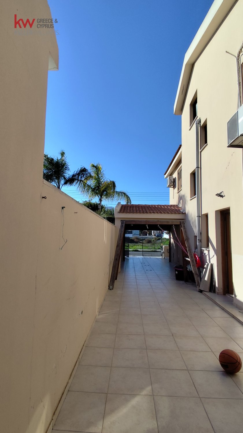 4 bedrooms Townhouse in Lakatamia, Nicosia, Cyprus No. 39771