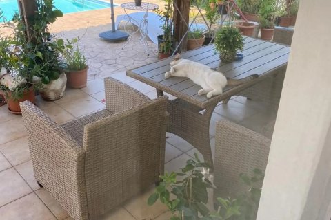 4 bedrooms Villa in Oroklini, Larnaka,  No. 40239 3