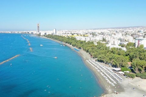 3 bedrooms Apartment in Limassol,  No. 38512 10