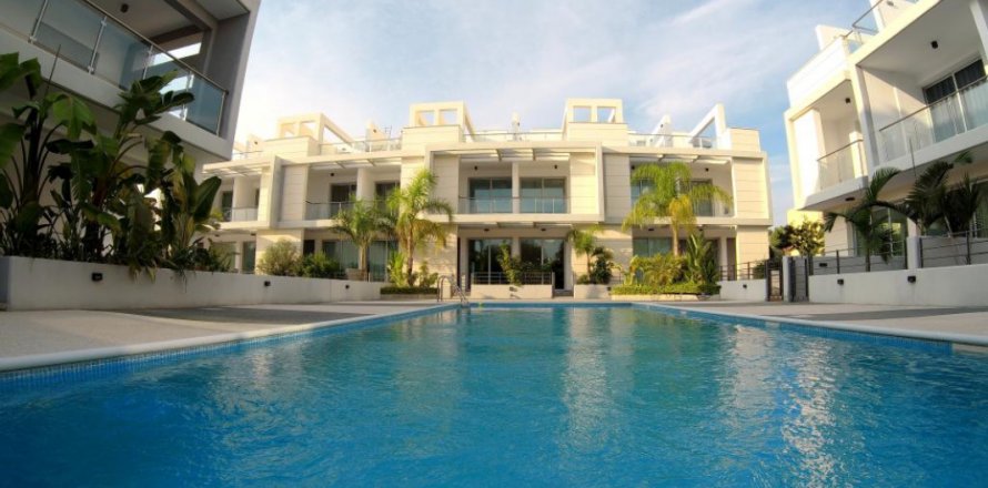 2 bedrooms Townhouse in Limassol,  No. 38513