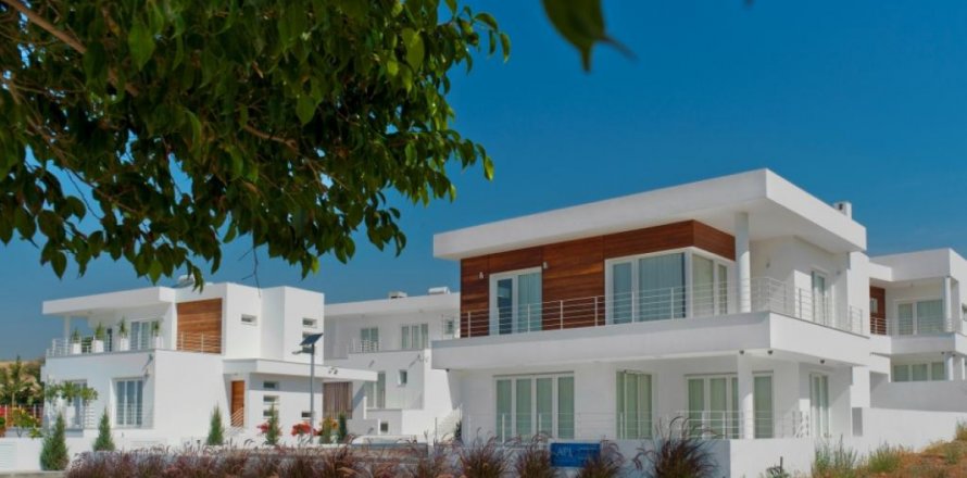 Вилла с 5 комнатами в Лимассол, Лимасол,  № 38509