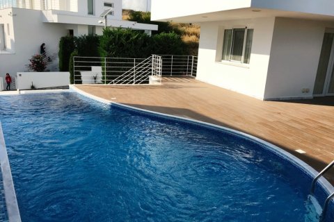 Вилла с 5 комнатами в Лимассол, Лимасол,  № 38509 3