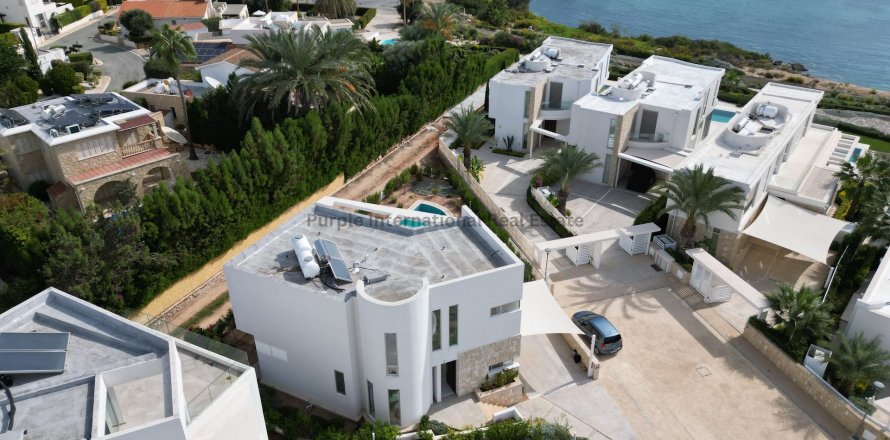 4 bedrooms Villa in Coral Bay, Pegeia, Paphos, Cyprus No. 37611