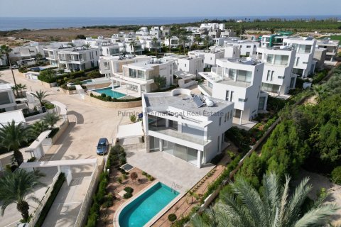 4 bedrooms Villa in Coral Bay, Pegeia, Paphos, Cyprus No. 37611 20