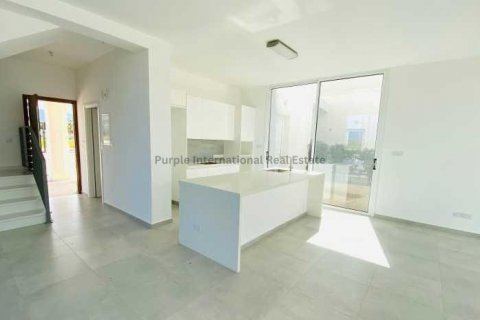 3 bedrooms Villa in Coral Bay, Pegeia, Paphos, Cyprus No. 37614 2
