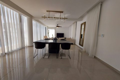 4 bedrooms Villa in Limassol,  No. 44807 8