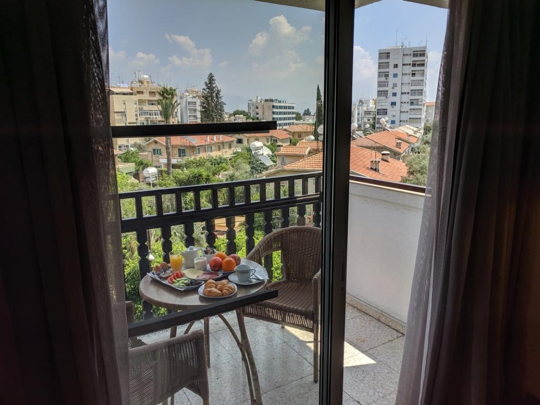 1500m2 Propiedades en Nicosia, Chipre No. 38383