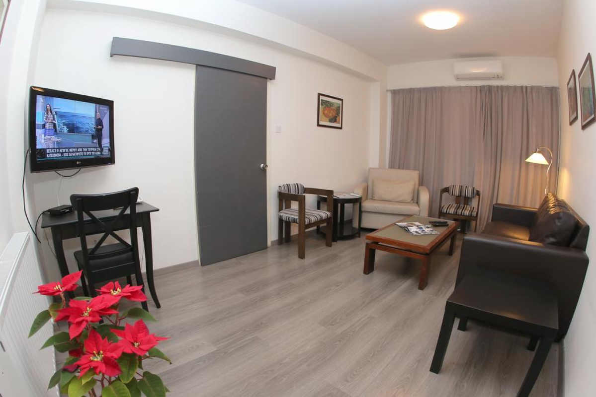 1500m2 Propiedades en Nicosia, Chipre No. 38383